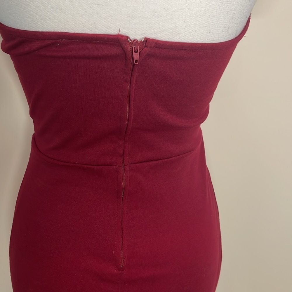 Solemio Elegant Off-Shoulder Burgundy Dress. Medium - Picture 5 of 8